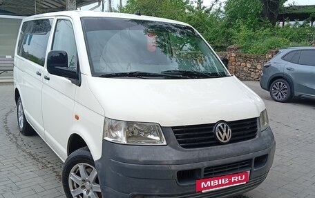 Volkswagen Transporter T5 рестайлинг, 2004 год, 1 000 000 рублей, 4 фотография