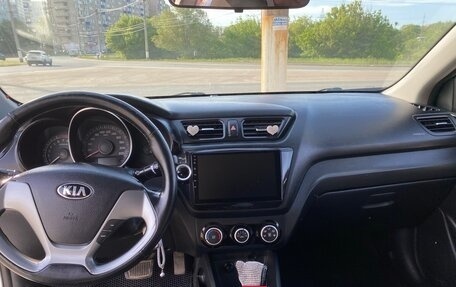 KIA Rio III рестайлинг, 2015 год, 950 000 рублей, 15 фотография