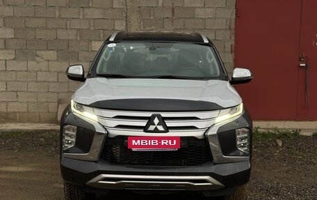 Mitsubishi Pajero Sport III рестайлинг, 2023 год, 3 750 000 рублей, 4 фотография