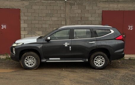 Mitsubishi Pajero Sport III рестайлинг, 2023 год, 3 750 000 рублей, 17 фотография
