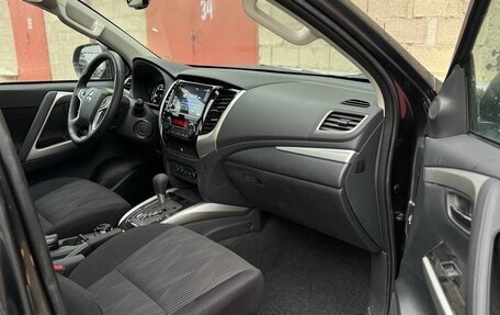 Mitsubishi Pajero Sport III рестайлинг, 2023 год, 3 750 000 рублей, 30 фотография