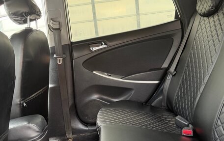 Hyundai Solaris II рестайлинг, 2011 год, 700 000 рублей, 10 фотография