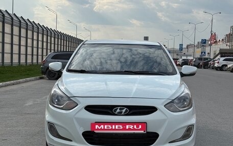 Hyundai Solaris II рестайлинг, 2011 год, 700 000 рублей, 6 фотография