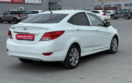 Hyundai Solaris II рестайлинг, 2011 год, 700 000 рублей, 3 фотография