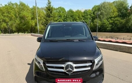 Mercedes-Benz V-Класс, 2022 год, 4 880 000 рублей, 2 фотография