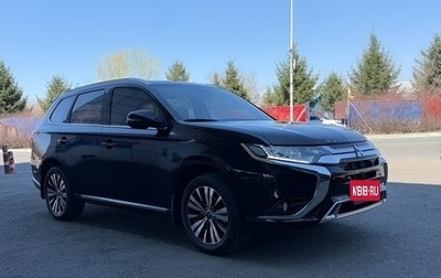 Mitsubishi Outlander III рестайлинг 3, 2021 год, 2 000 000 рублей, 1 фотография