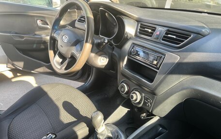 KIA Rio III рестайлинг, 2011 год, 650 000 рублей, 4 фотография