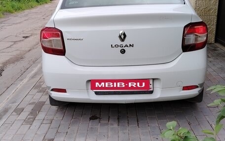 Renault Logan II, 2018 год, 300 000 рублей, 3 фотография