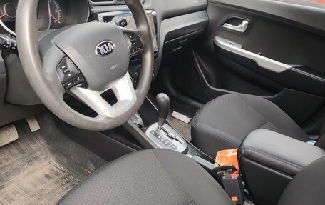 KIA Rio III рестайлинг, 2013 год, 920 000 рублей, 5 фотография