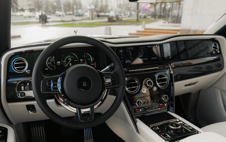 Rolls-Royce Cullinan, 2025 год, 69 000 000 рублей, 7 фотография