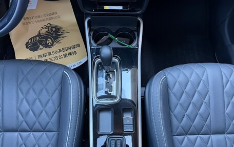 Mitsubishi Outlander III рестайлинг 3, 2021 год, 2 000 000 рублей, 11 фотография