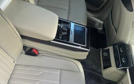 Audi A8, 2018 год, 4 000 000 рублей, 11 фотография