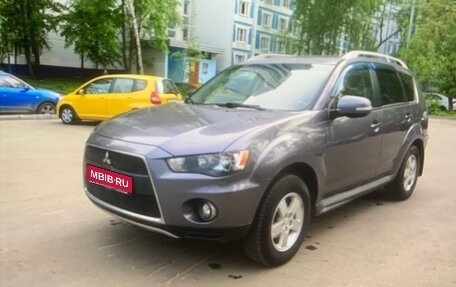 Mitsubishi Outlander III рестайлинг 3, 2010 год, 955 000 рублей, 1 фотография