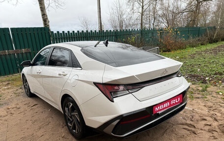 Hyundai Elantra, 2023 год, 2 050 000 рублей, 10 фотография
