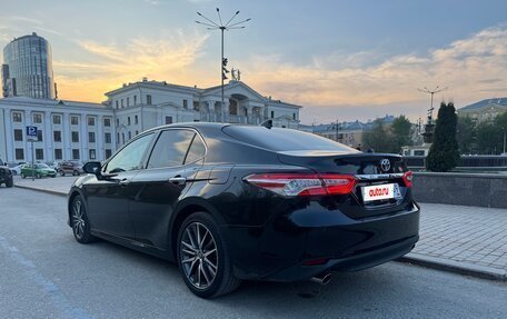 Toyota Camry, 2022 год, 3 890 000 рублей, 5 фотография