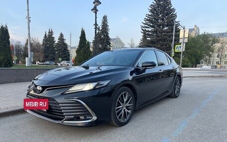 Toyota Camry, 2022 год, 3 890 000 рублей, 7 фотография