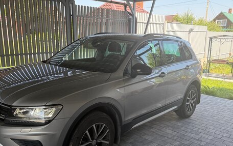 Volkswagen Tiguan II, 2020 год, 2 980 000 рублей, 2 фотография
