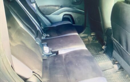 Mitsubishi Outlander III рестайлинг 3, 2010 год, 955 000 рублей, 9 фотография