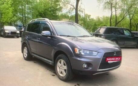 Mitsubishi Outlander III рестайлинг 3, 2010 год, 955 000 рублей, 3 фотография