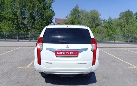 Mitsubishi Pajero Sport III рестайлинг, 2017 год, 3 050 000 рублей, 4 фотография
