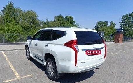 Mitsubishi Pajero Sport III рестайлинг, 2017 год, 3 050 000 рублей, 9 фотография