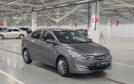 Hyundai Solaris II рестайлинг, 2016 год, 860 000 рублей, 3 фотография