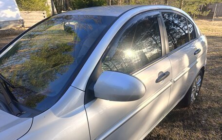 Hyundai Verna II, 2006 год, 490 000 рублей, 2 фотография