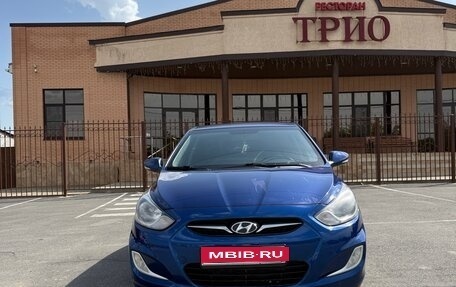 Hyundai Solaris II рестайлинг, 2012 год, 795 000 рублей, 1 фотография
