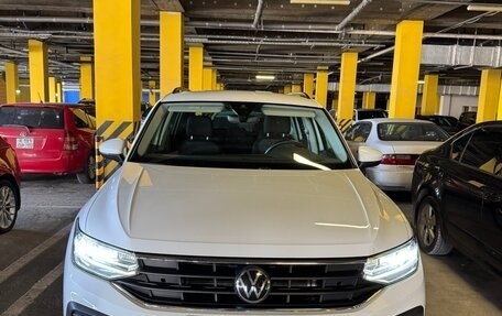 Volkswagen Tiguan II, 2021 год, 2 900 000 рублей, 9 фотография