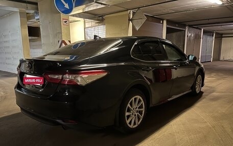 Toyota Camry, 2021 год, 1 990 000 рублей, 9 фотография