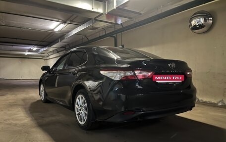 Toyota Camry, 2021 год, 1 990 000 рублей, 7 фотография
