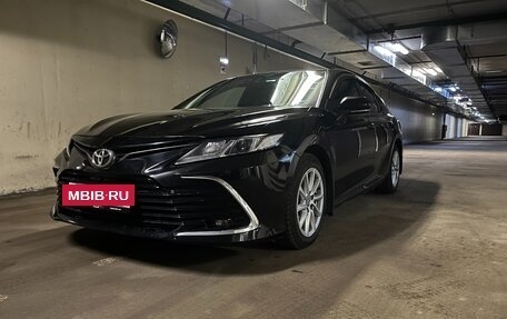 Toyota Camry, 2021 год, 1 990 000 рублей, 13 фотография