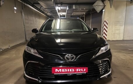 Toyota Camry, 2021 год, 1 990 000 рублей, 11 фотография