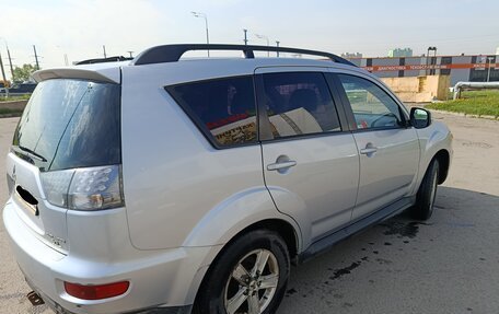 Mitsubishi Outlander III рестайлинг 3, 2010 год, 950 000 рублей, 6 фотография