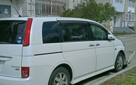 Toyota ISis I, 2010 год, 700 000 рублей, 2 фотография