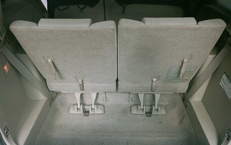 Toyota ISis I, 2010 год, 700 000 рублей, 12 фотография