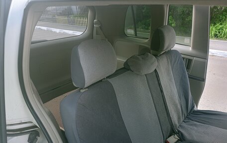 Toyota ISis I, 2010 год, 700 000 рублей, 14 фотография