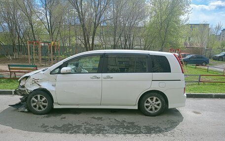 Toyota ISis I, 2010 год, 700 000 рублей, 17 фотография