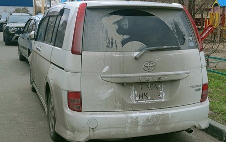 Toyota ISis I, 2010 год, 700 000 рублей, 24 фотография