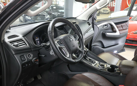 Mitsubishi Pajero Sport III рестайлинг, 2018 год, 3 398 000 рублей, 6 фотография
