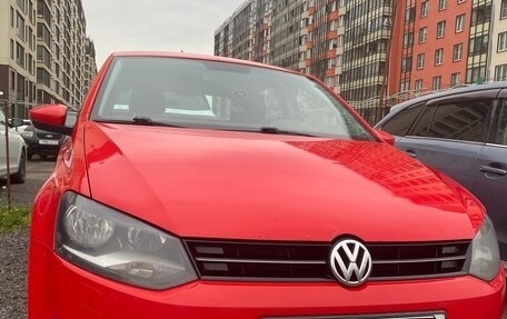 Volkswagen Polo VI (EU Market), 2013 год, 880 000 рублей, 1 фотография