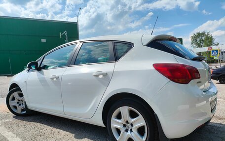 Opel Astra J, 2012 год, 750 000 рублей, 6 фотография