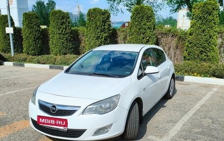 Opel Astra J, 2012 год, 750 000 рублей, 2 фотография