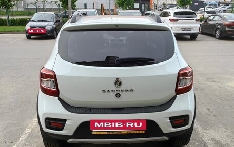 Renault Sandero II рестайлинг, 2021 год, 1 600 000 рублей, 2 фотография
