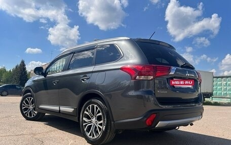 Mitsubishi Outlander III рестайлинг 3, 2015 год, 1 650 000 рублей, 6 фотография