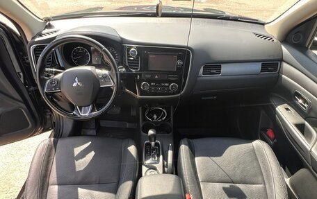 Mitsubishi Outlander III рестайлинг 3, 2015 год, 1 650 000 рублей, 14 фотография