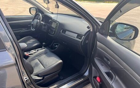 Mitsubishi Outlander III рестайлинг 3, 2015 год, 1 650 000 рублей, 18 фотография