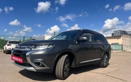 Mitsubishi Outlander III рестайлинг 3, 2015 год, 1 650 000 рублей, 8 фотография