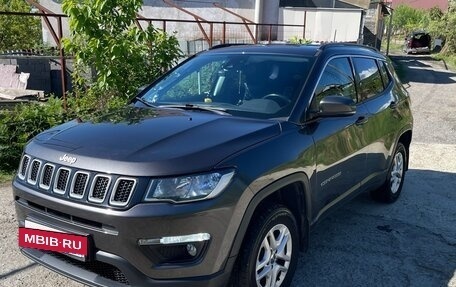 Jeep Compass II, 2018 год, 2 395 000 рублей, 2 фотография