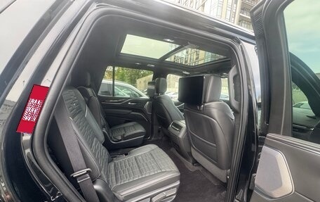 Cadillac Escalade V, 2022 год, 9 500 000 рублей, 7 фотография